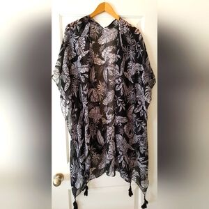 🩷Boho Black & White Palm Tree Kimono ~ One Size